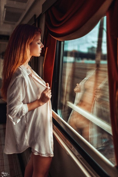 aliceestunerouquine:Orient Express …I love train travels…. The sweet moves, narrow spaces&hel
