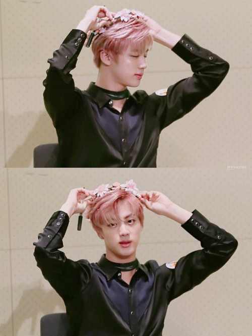 SOME PHOTOS OF MR. WORLD WIDE HANDSOME LOOKING LIKE A WHOLE MEAL😍😍 