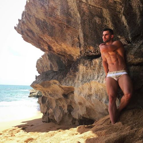 malefeed:  r_dawidoff: Today was an amazing shooting with great photographer @ejlphgphy in #PuertoRico New shot soon. [x] #r_dawidoff 