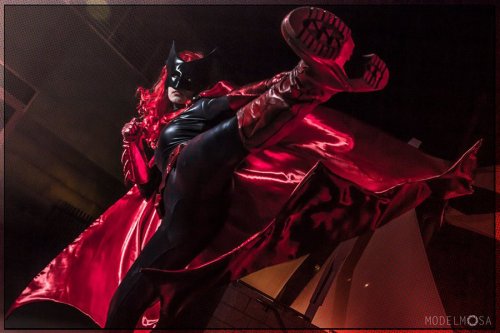 Porn Pics Batwoman Cosplay: JUSTICE Delivery to the