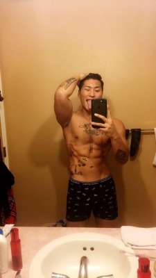 whatijackoffto:  babyb3llo:Daniel  Love military men