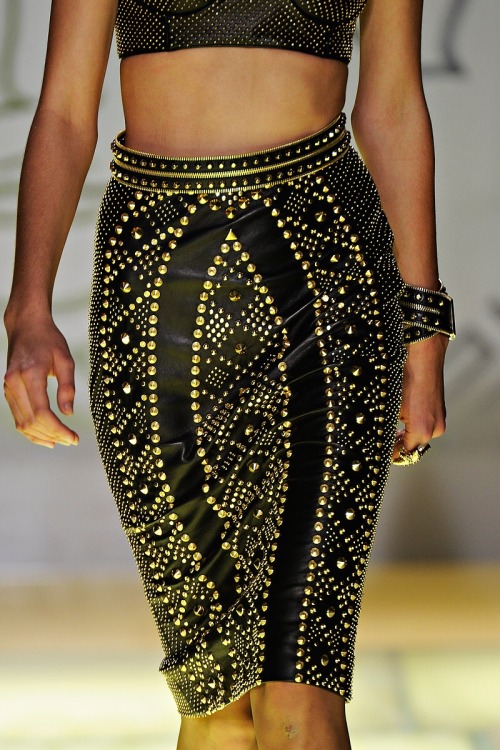 parisfashionhouse:Versace Spring 2013 details