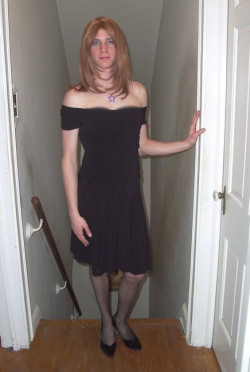 crossdresserfantasies: More hot trannies: http://www.myshemalepornstars.com/  be stunning