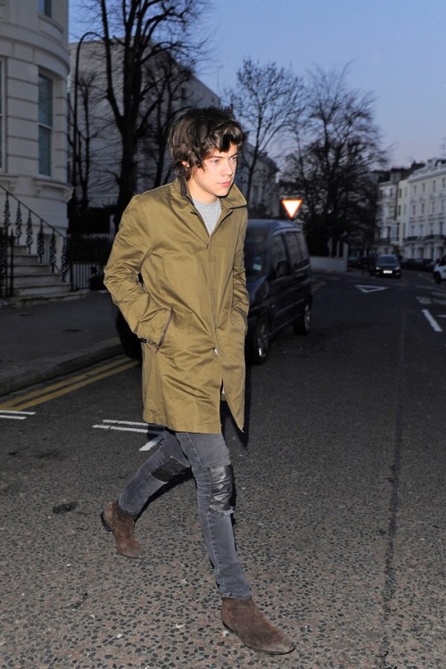 omg the taped jeans&hellip;omg the memories omg the fetusomg the coat -paige