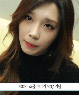 eunjieveryday:  Yeoshin sending us 💙💚💜💛