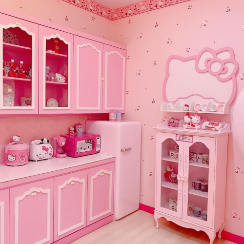 meltyparfait:hello kitty island museum ♡