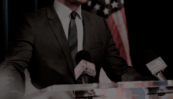 liliescollins:  make me choose: caitilns asked oliver queen or thea queen