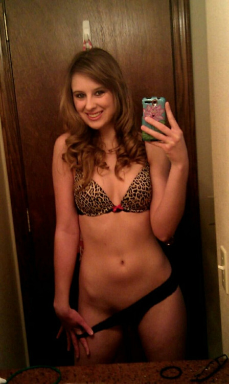 clothesonoff15:  Morgan Trent - 21yo, Oklahoma, adult photos