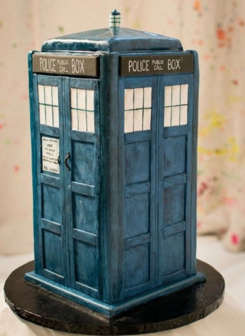 So freking awesome! I want this cake. You cant deny this is awesome.