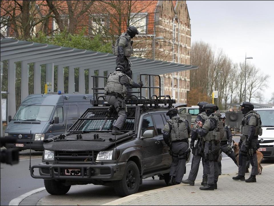 opdownrange:  French Federal Police in their raid SUVs.