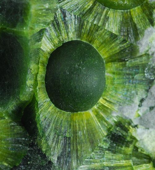 bijoux-et-mineraux:Wavellite - Mauldin Mountain quarries, Mauldin Mt., Montgomery Co., Arkansas