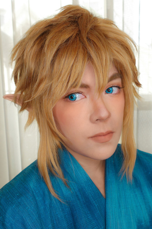 BotW Link progress! The wig before and after I styled it, and a closer look at the makeup!I’m 