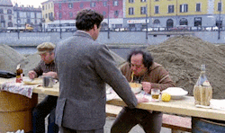 https://64.media.tumblr.com/03a3c78a8328286f1dc449f93d413076/tumblr_mvn782CtgV1qhrkxko1_400.gif