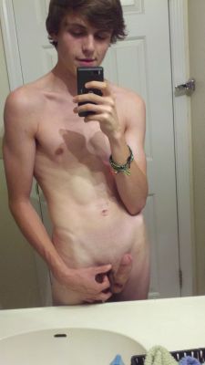 bobhail: BobHail:  FREE Gay CAMS! => http://gaysissy.com/cam.html