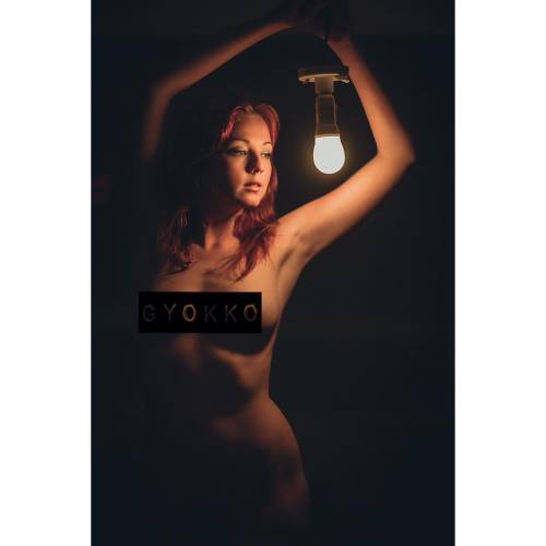 Painfully beautiful Elen Moore.. #instagood #model #czechgirl #bulb #lowkey #nude