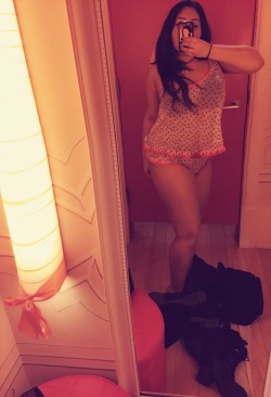 aztecpriincess:  Me trying on cute lingerie at VS