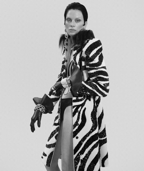 black-is-no-colour: Kristen McMenamy, photographed by Mert Alas &amp; Marcus Piggott for Vogue U