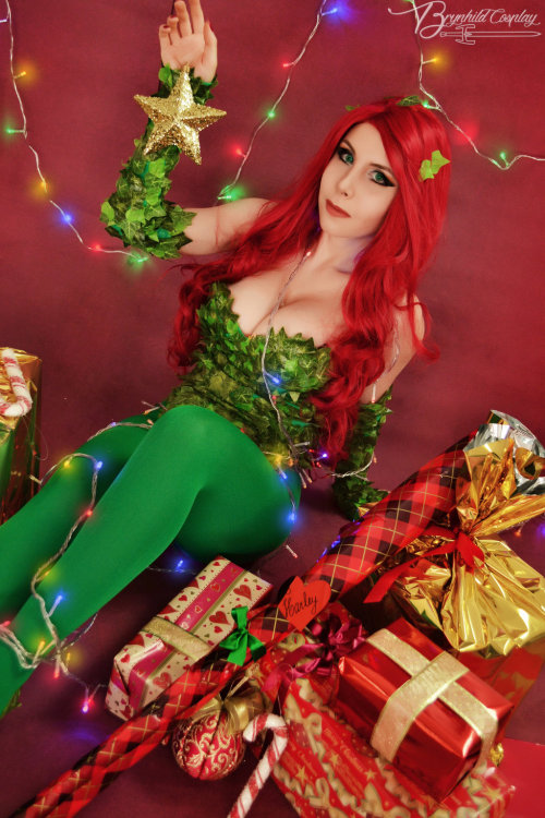 Christmas Poison Ivy by Brynhild-Undomiel.