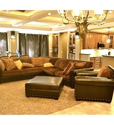 Orange County Home BarAn Illustration Of A Sizable, Traditional, Enclosed Family Room With Travertine