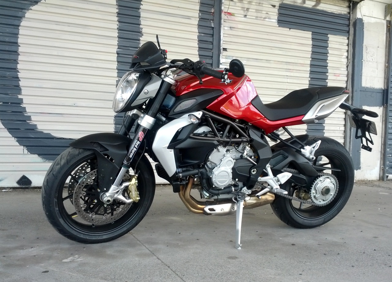 nemoi:  MV Agusta Brutale 800 (via DeeKnow)