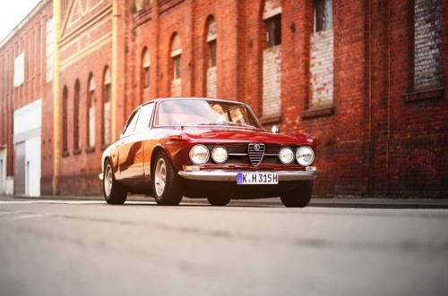 sharperman:Alex Haala for Petrolicious
