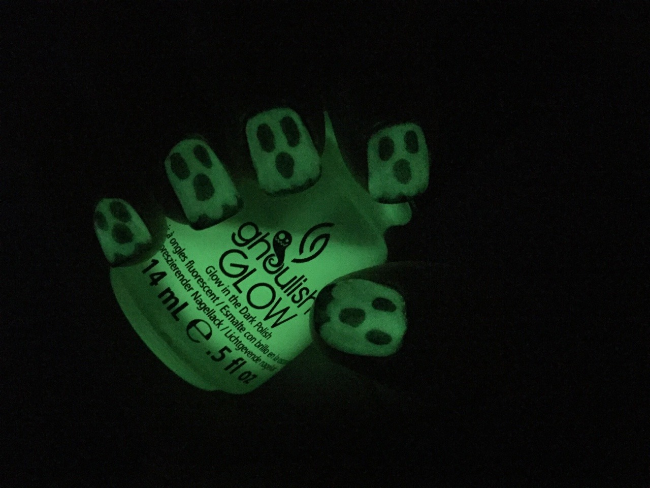 nailpornography:  submitted by kalikina like these nails? GO VOTE 