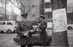 waskgr:  Carabinero armado con una metralleta,