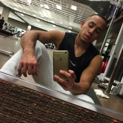 thatboyemmett:  Fresh Cut ✂️😈😎 Then Gym Son 💪👐💪 #Fridays  (at Life Time Fitness - Sugar Land)