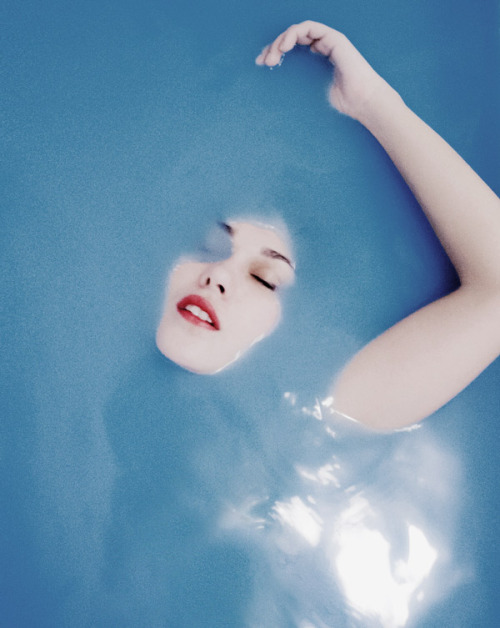 classykittenn:Mira Nedyalkova Mirabilia