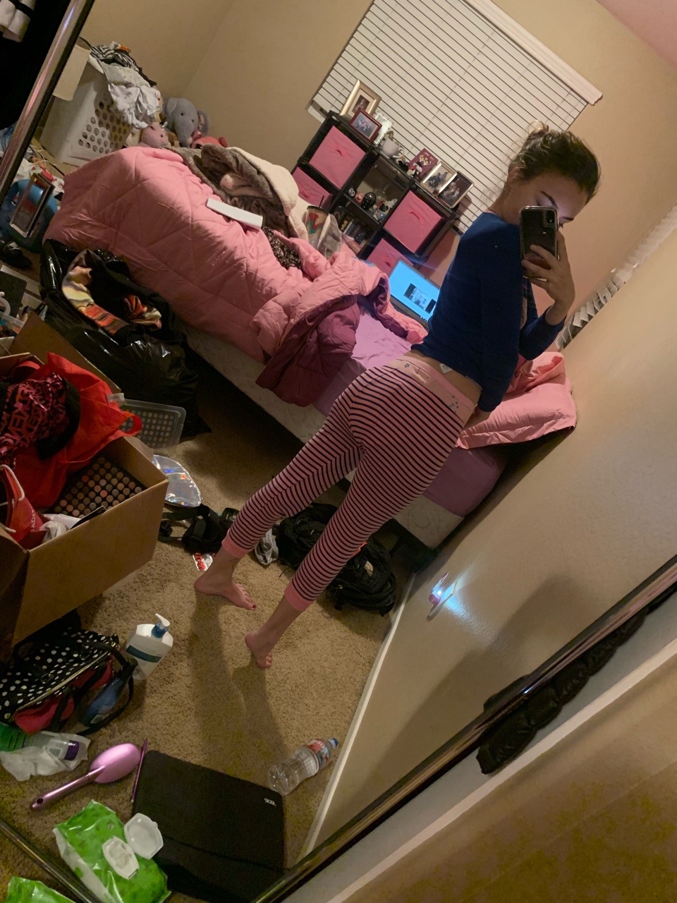 bby-lttl-spc:  Ignore how messy my room is but I just love my training pants and