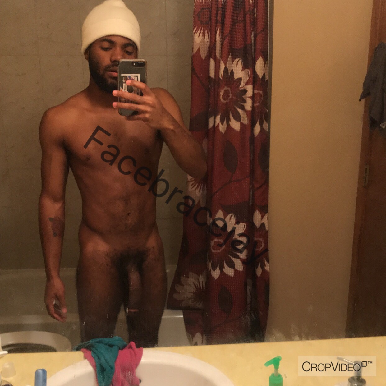 lawrence2456:  jamarisdcoleman:  😈🙈  Go Hit Em Up For Vids 🍆🍆🍆👀