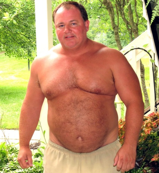 hairyfatso:  beefyfurrydaddy: http://www.twitter.com/hairyfatso
