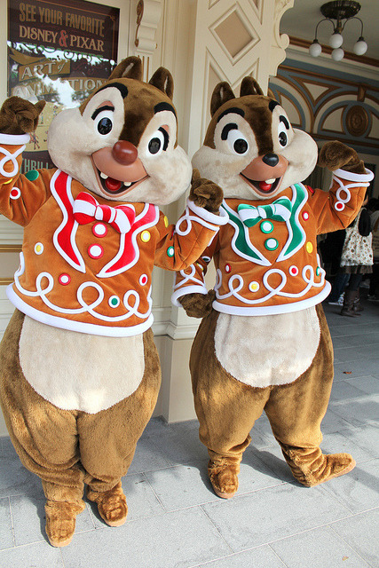 dizzymisslizzi:101210 Hong Kong Disneyland by ナギ (nagi) on Flickr.Icon change for the holidays~ Ging