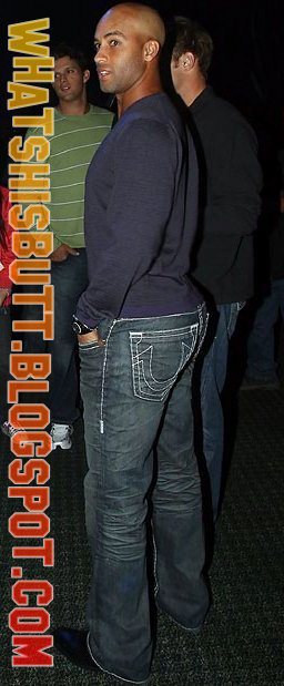 musclejaw:  blkbugatti:  kissmyfancyass:  Say hello to my tennis crush James Blake…with that big booty!  I’m surprise he moves as well as he does with all that :-))  I watch him play tennis just to see THAT AZZWWW.MUSCLEJAW.TUMBLR.COM