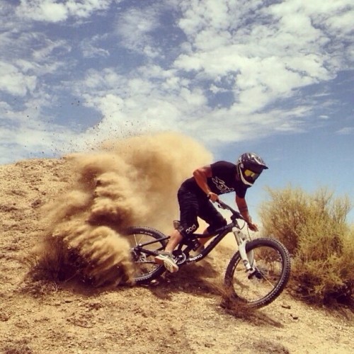 bikes-bridges-beer: @gstraube999 #brap #freeride #downhill #konabikes #sensusgrips - why not downloa