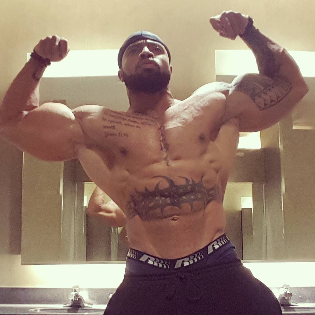 muscleworshipandhirehim:James Hatchel