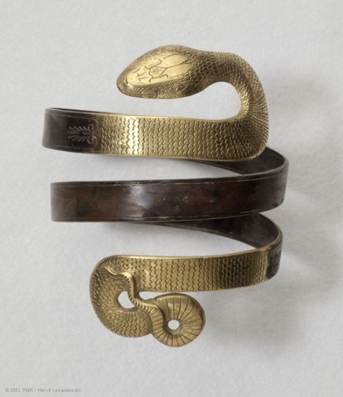 yeaverily:Serpentine bracelet, discovered near Corinth, Greece, 4th-3rd centuries BC.“Snakes, 