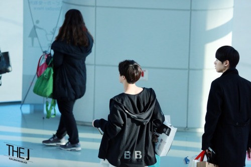 reinizz-yeah:  141206 - iKON @Incheon Airport heading to JP. Fukuoka Cr: OnPIC
