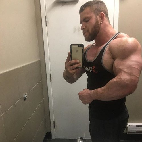 muscular guys, bodybuilders and my states of soul.