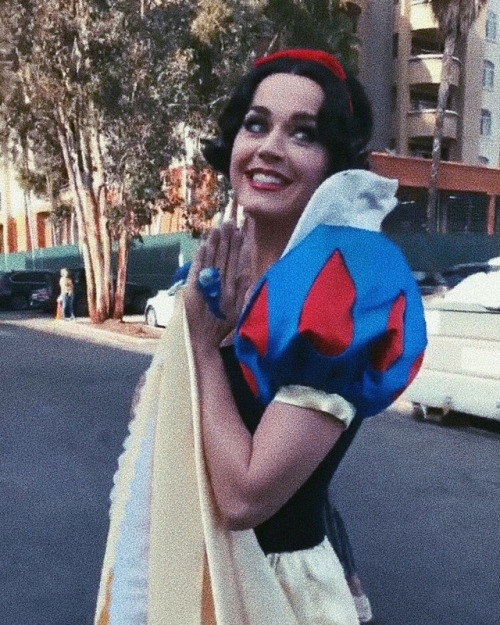 iheartkatyperry: @katyperry: dress for the job you want, not for the job you have… ✨
