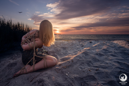 maiitsohyazhi:  Bound on Morning Beach by Ma’iitsoh Yazhi (Model: Bound Light) 