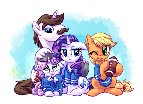 rarijackdaily:  Hoofball season!  x3 I feel for ya, Rara ^^;;