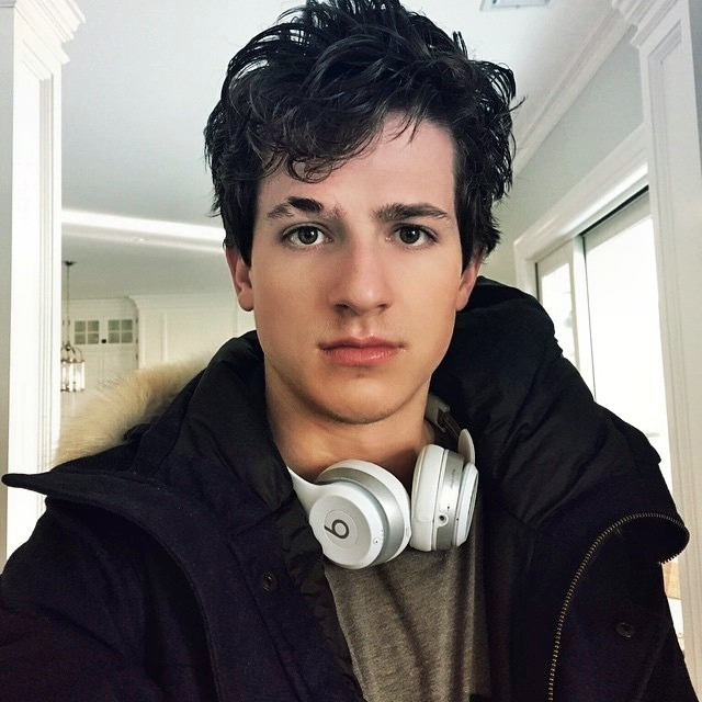 itsalekzmx:  producamignem:  charlie puth  @ivanfuckyeah :) 