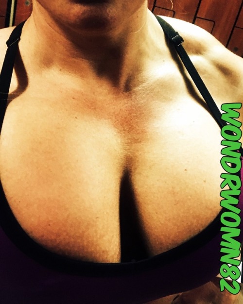 i-incest-us: wondrwomn82: Well….. Monday’s are chest days at the gym!!! Mom works hard