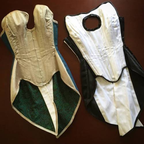 straitlaceddame:  Corset siblings: the Gin Spirit and GLaDOS. #corset #corsetry #corsetmaking #overb