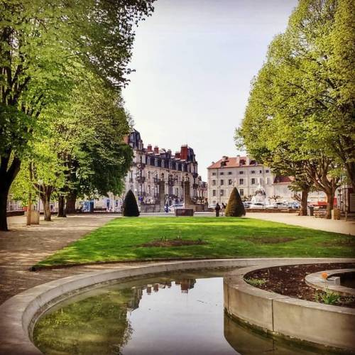 mflensink:Le #parc de #dole offre un agréable calme et se trouve juste à côté du centre-ville.#fra