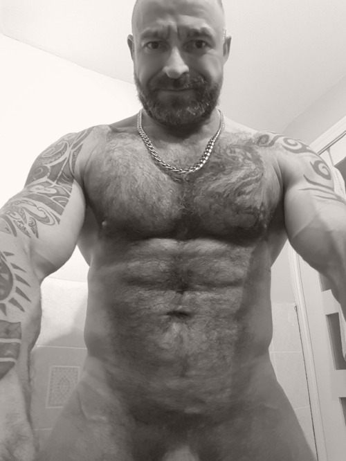 malemotive:  @geomap - fucking hot