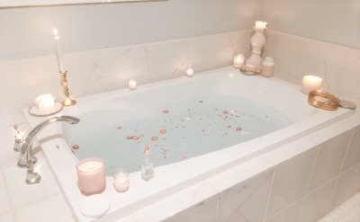 my-darling-boy:For the full moon, I did a rose strawberry milk bath, lit my tea cake