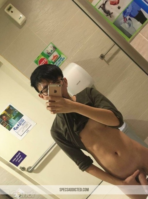 sg-twinkboi: dolphinbaby076: sglocalgay: specsforaddicted: sgboysogood: Aaron from Singapore www.sp