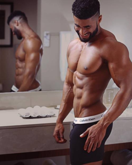 muscleuniverse:  Omarion Ryan